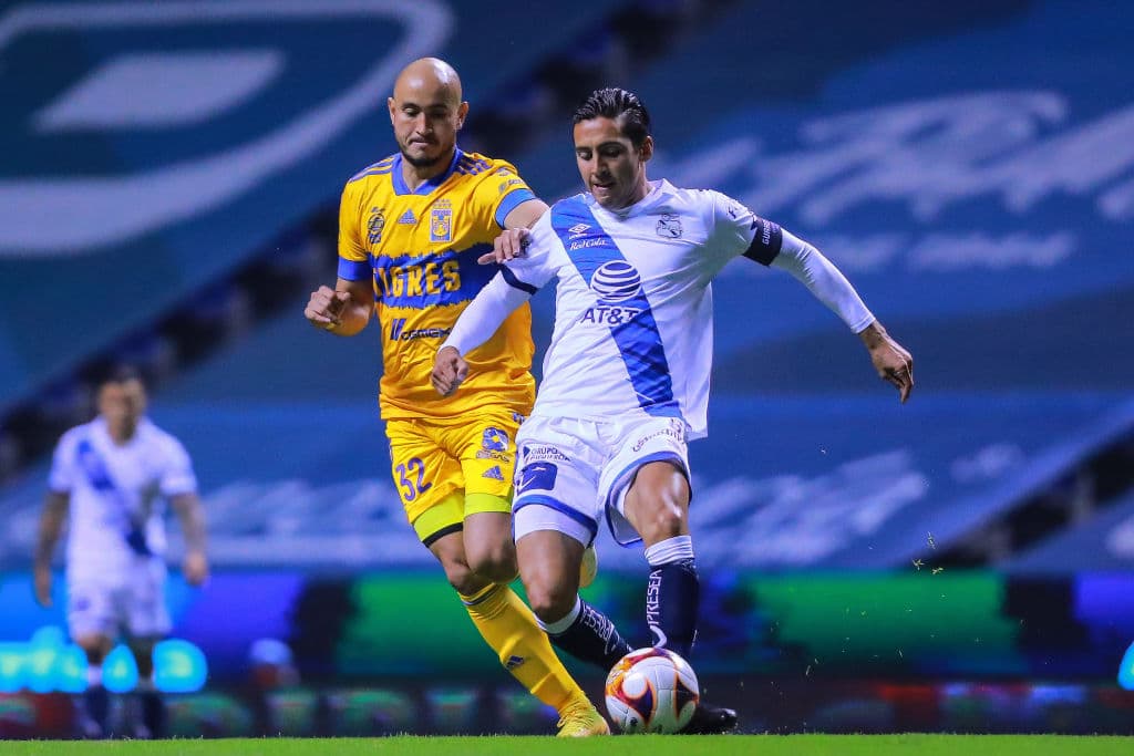 Gignac abrió el marcador desde los once pasos a los 11’ de juego. Ormeño (23’) se encargó de emparejar los cartones. Tigres y Puebla llegaron a 12 y 16 unidades, respectivamente. En la J11, Puebla recibirá al Atlas y tigres recibirá a Mazatlán.
