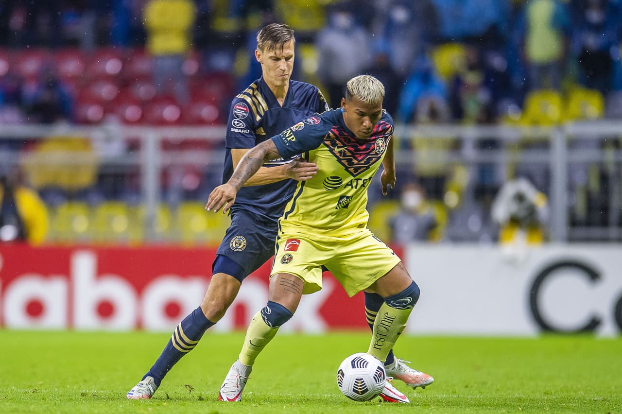 Richard Sánchez y Emanuel Aguilera son los encargados de batir las redes en la victoria 2-0 de América sobre Philadelphia Union en la ida de las semifinales.