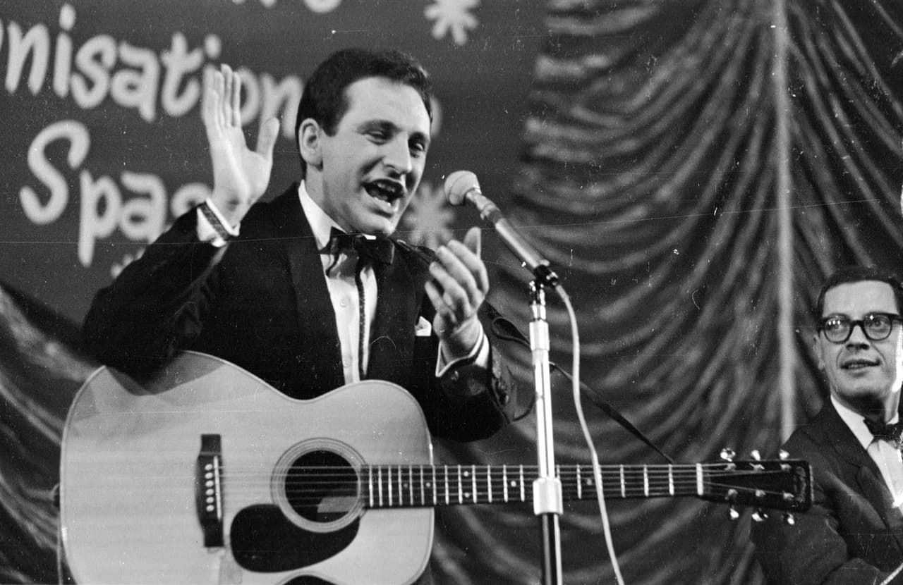 El escocés Lonnie Donegan fue el encargado de darle vida a 'World Cup Willie (Where In This World We Are Going)' en Inglaterra 1966.