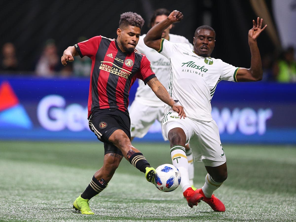 Atlanta United salió a buscar el partido, por ello Josef Martínez ya pisaba el área y esta acción no fue sancionada como penal a pesar de los reclamos de revisión en el VAR al minuto 14.