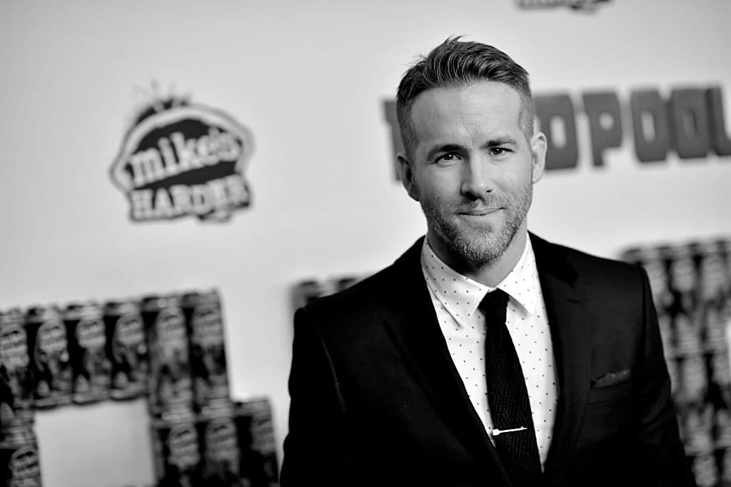 La película fue un éxito gracias a las risas que te roba el personaje, las escenas de acción están bien pensadas y como en muchas películas el amor hace su aparición durante la trama.