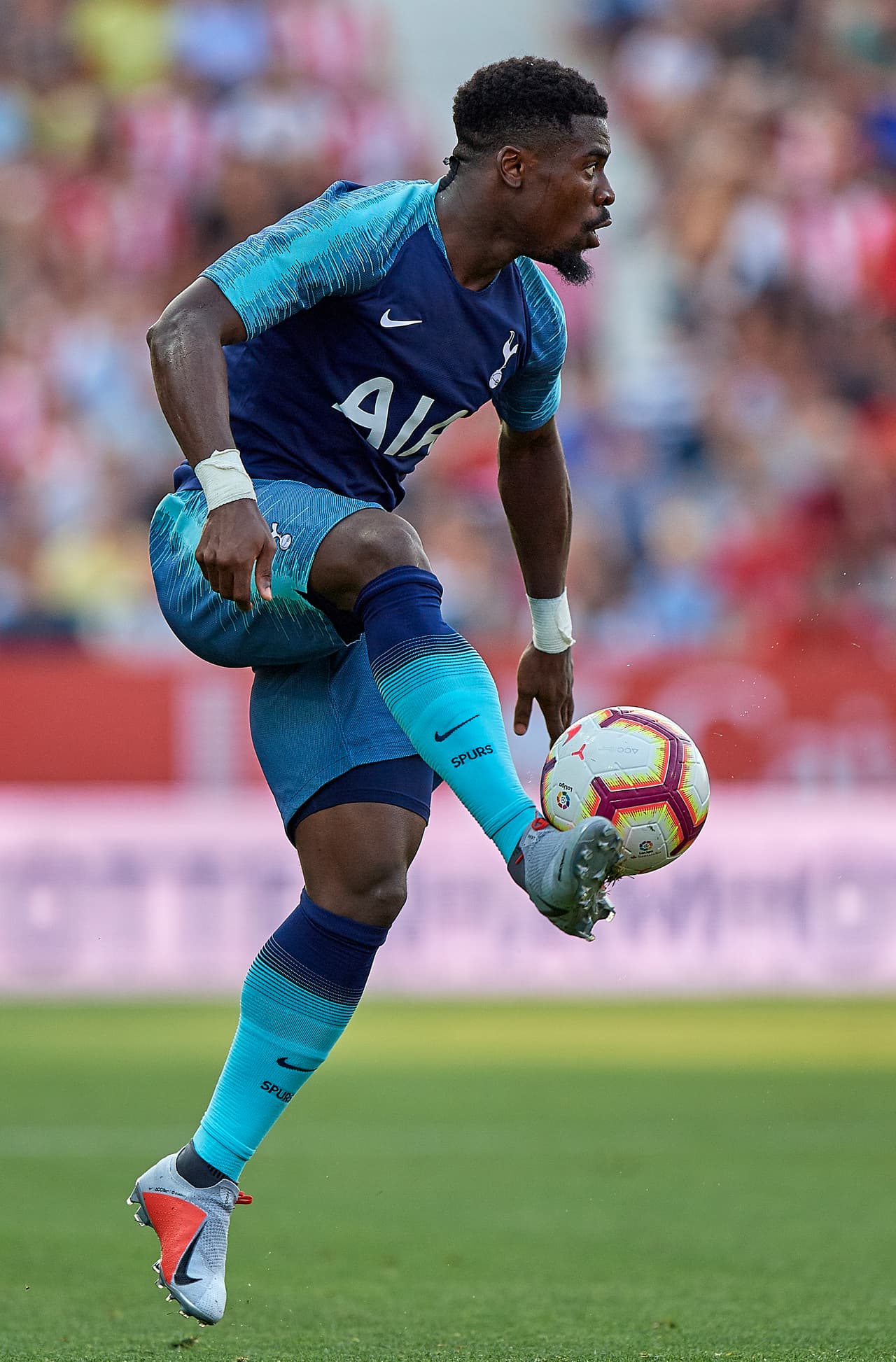 Danny Rose parece no tener lugar en el Tottenham o por lo menos no el que él quisiera. Con los fichajes cerrados en la Premier, le buscan destino por fuera y el Schalke 04 toma ventaja.