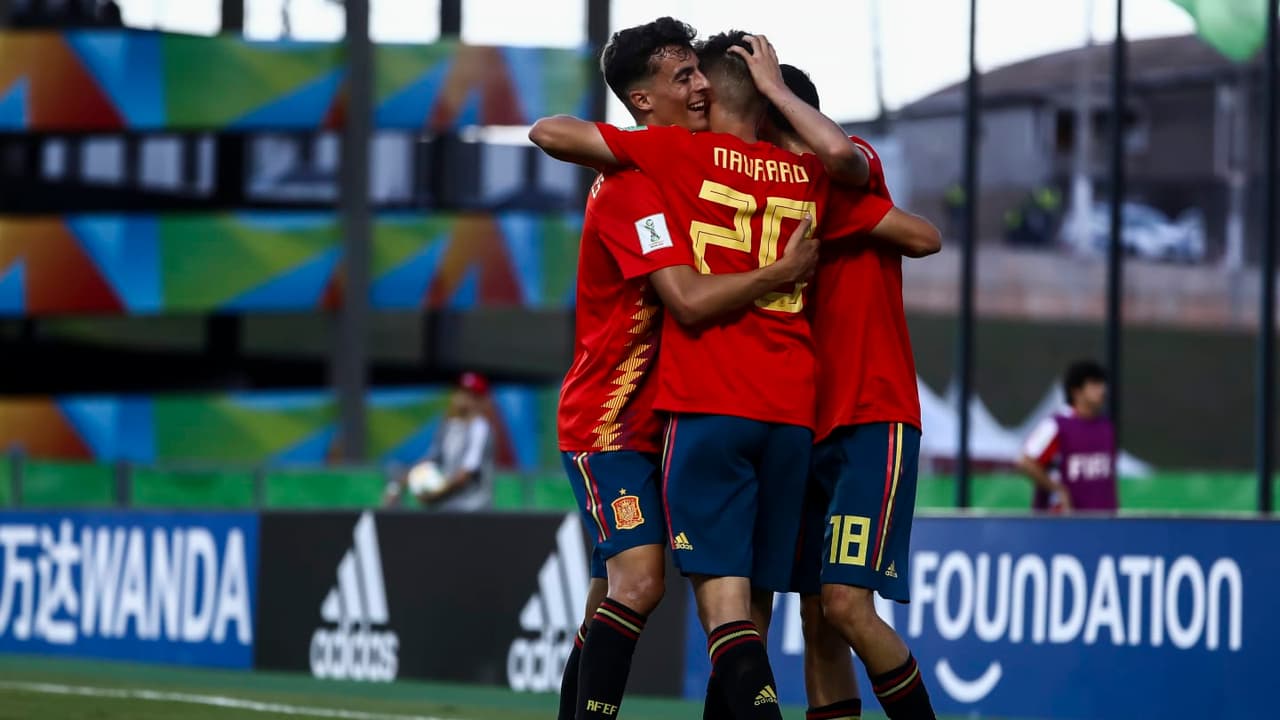 España 5-1 Tayikistán, Camerún 1-3 Argentina, Islas salomón 0-7 Paraguay, México 1-2 Italia.