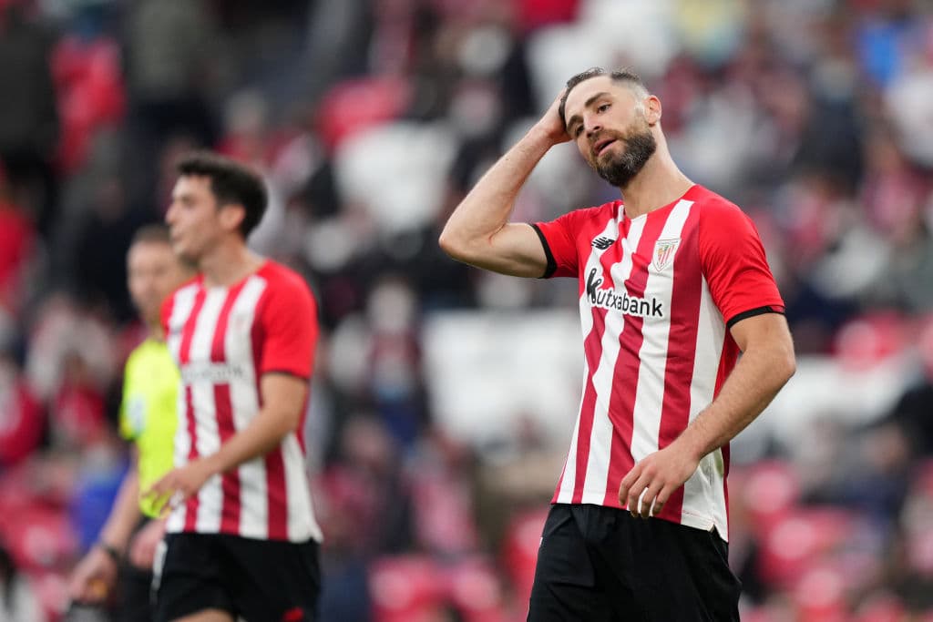 El Celta de Vigo, con Néstor Araujo y sin Orebelín Pineda, le ganó al Bilbao fuera de casa por 0-2, mientras Atlético de Madrid, sin Héctor Herrera, vencieron con un polémico penal en el minuto 98 al Espanyol por 2-1.