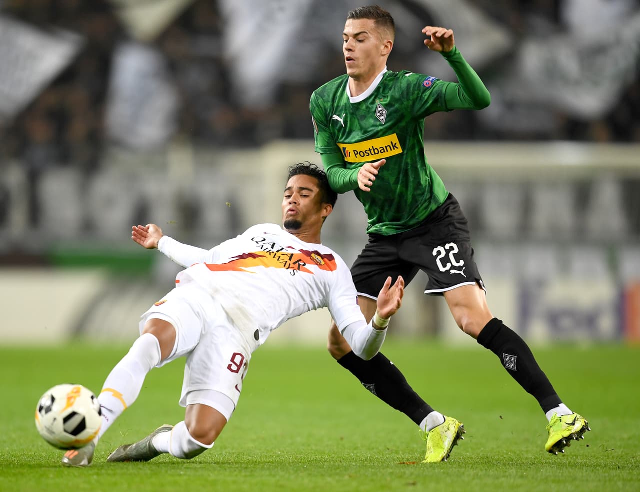 Federico Fazio anota gol y autogol pero finalmente Marcus Thuram le dio al victoria al Borussia.