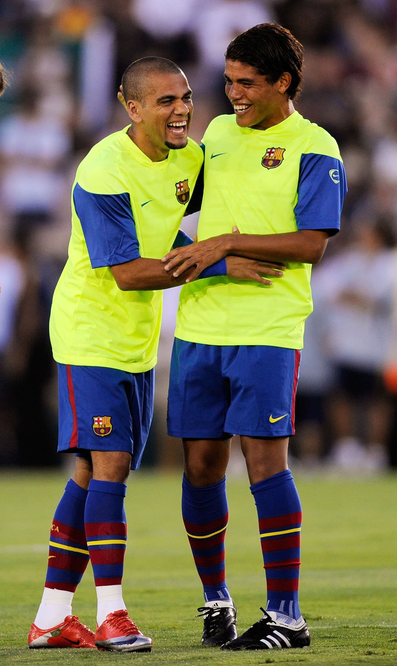 Tras jugar en todas las fuerzas básicas en el club catalán, Luis Enrique lo llevó a jugar con el Barcelona B y de allí fue alternando con el primer equipo. Su debut llegó en el 2009 en un juego de Copa del Rey frente al Cultural Leonesa.