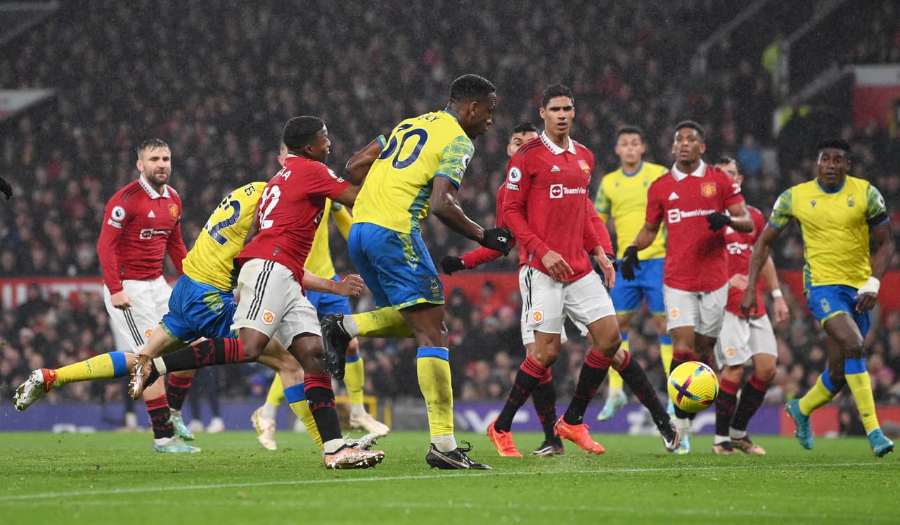 Manchester United volvió a jugar en Old Trafford en la Premier League con triunfo contundente sobre Nottingham Forest.