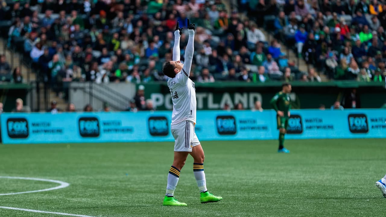 Chicharito tiene mejor promedio goleador que los cuatro delanteros del Tri