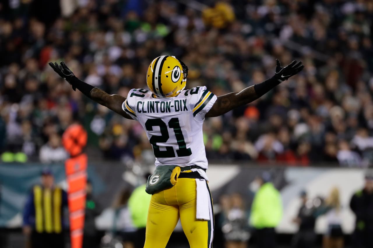Green Bay Packers' Ha Ha Clinton-Dix reacts after an interception during the second half of an NFL football game against the Philadelphia Eagles, Monday, Nov. 28, 2016, in Philadelphia. (AP Photo/Michael Perez)