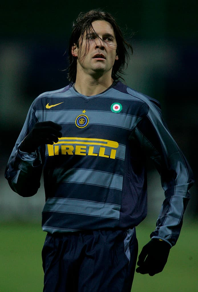 Santiago era mediocampista.