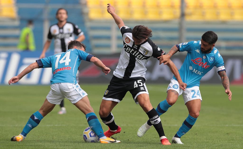 Con goles de Mertens e Insigne, los del Napoli se imponen ante el Parma. El mexicano Hirving Lozano tuvo participación importnate en el partido; jugó 83 minutos en la primera fecha de la Serie A.