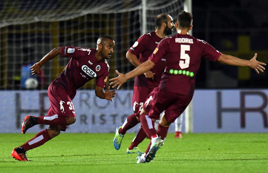 Y el festejo no se hizo esperar en el pequeño estadio con aforo de apenas 7,500 espectadores.