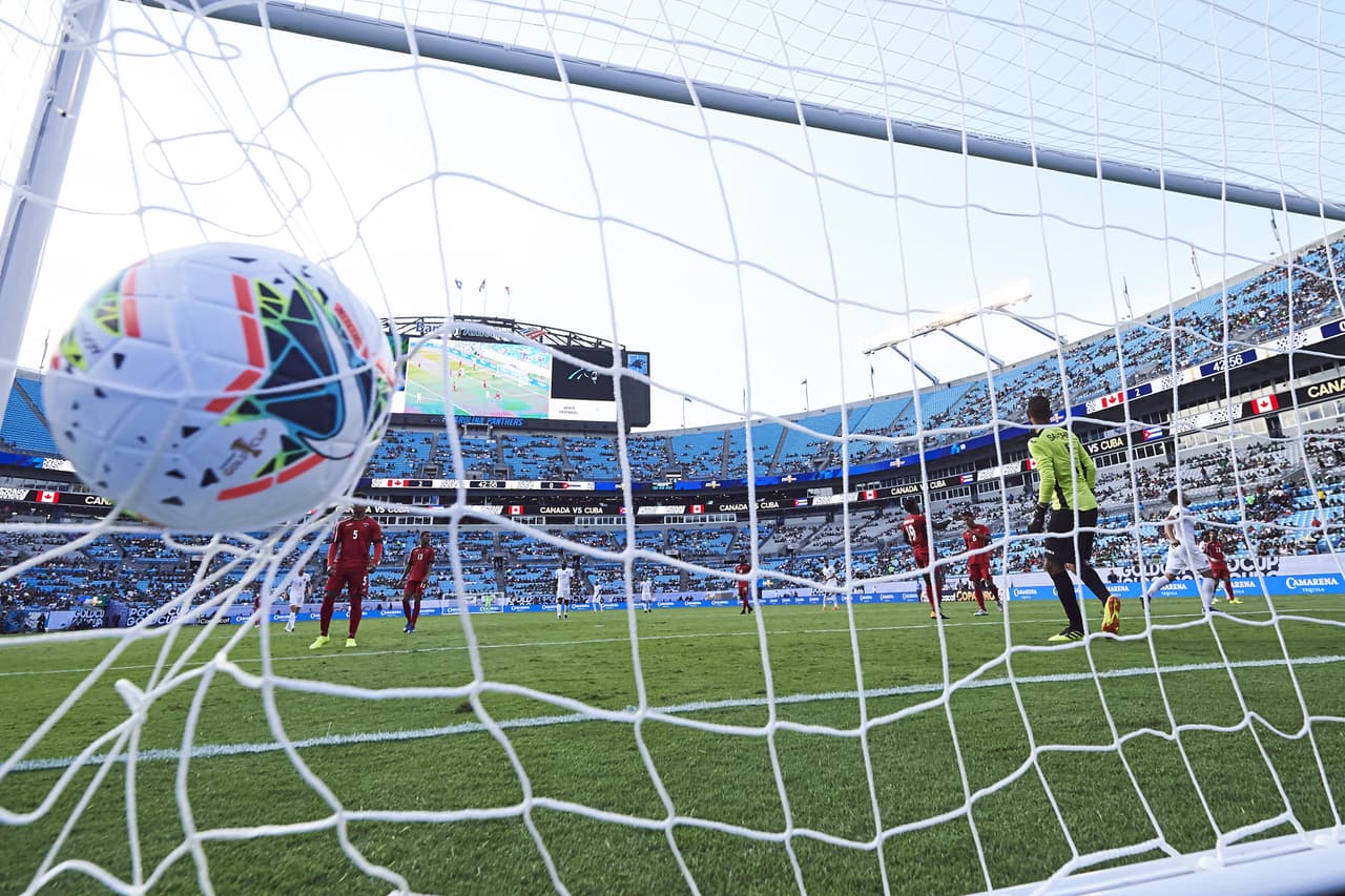 Junior Hoilett, a los 50 minutos, puso el 5-0 en favor de los de la hoja de maple.