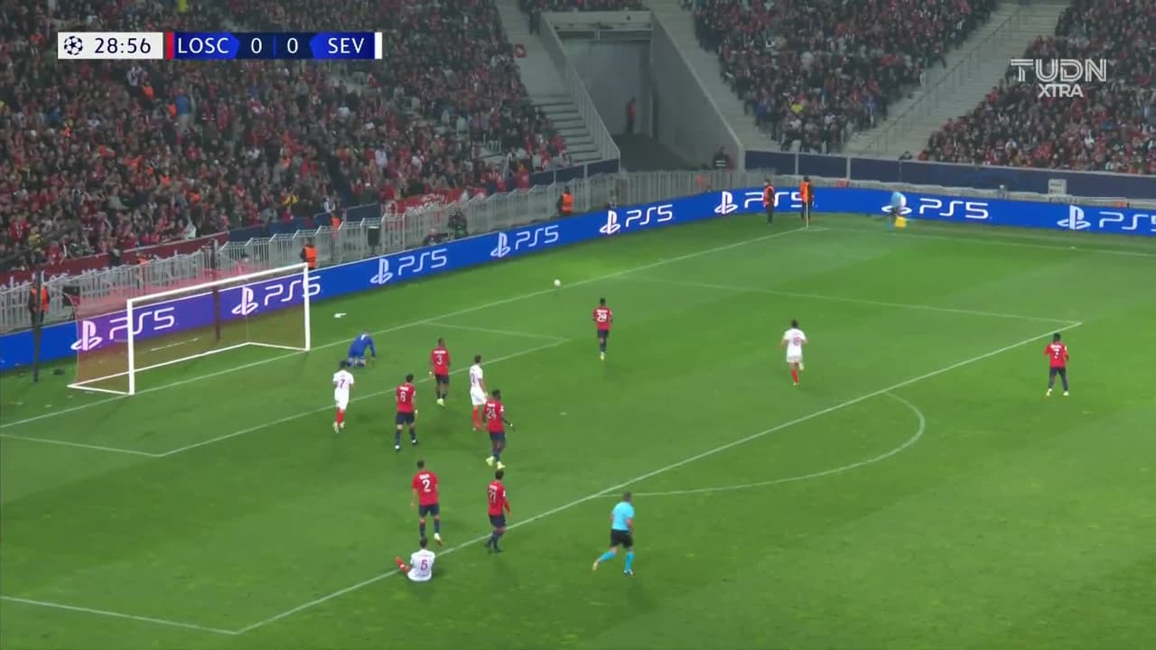 ¡TIRO ATAJADO! disparo por Lucas Ocampos.