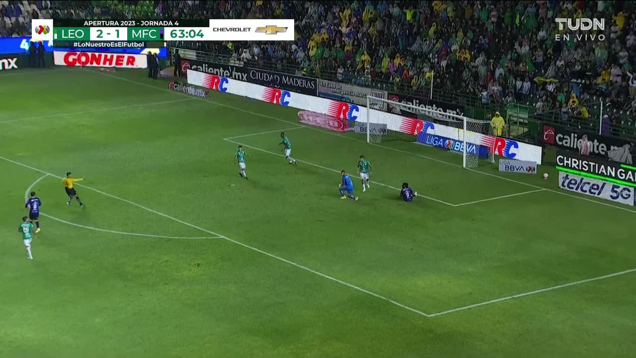 ¡TIRO ATAJADO! disparo por Aké Loba.