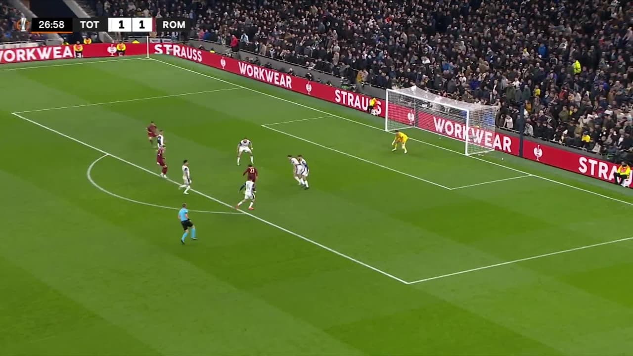 ¡TIRO ATAJADO! disparo por Paulo Dybala.