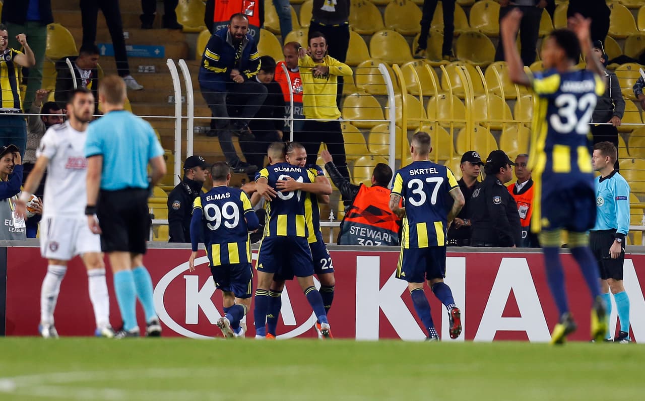 Y al minuto 68 repitió pero esta vez con un frentazo en el área, sin marca, que dejó al portero anclado al césped sin poder reaccionar.