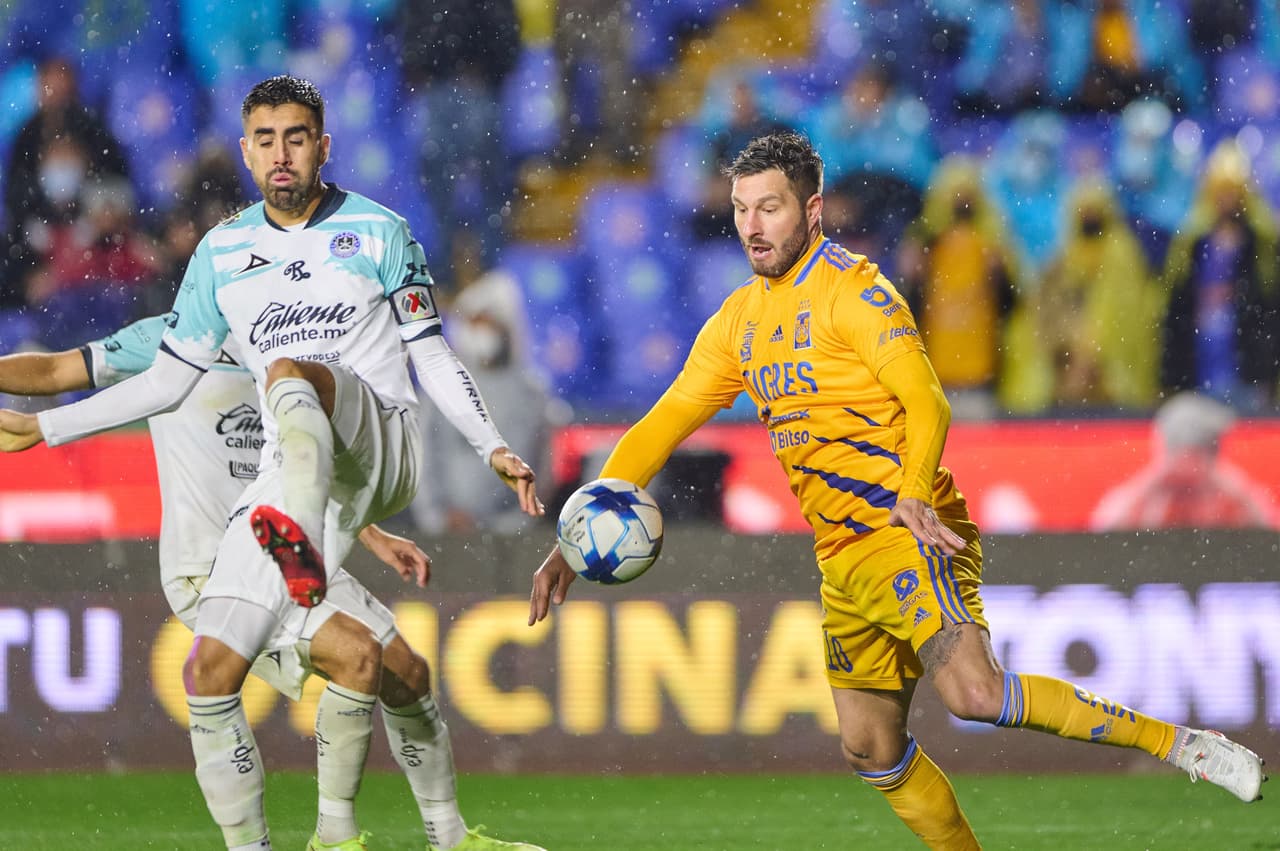 En un partido frenético y lleno de goles los Tigres derrotaron al equipo de Mazatlán.