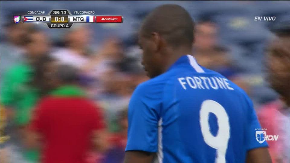 Tiro desviado de Kévin Fortuné