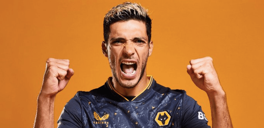 Raúl Jiménez y los Wolves presentan nueva playera
