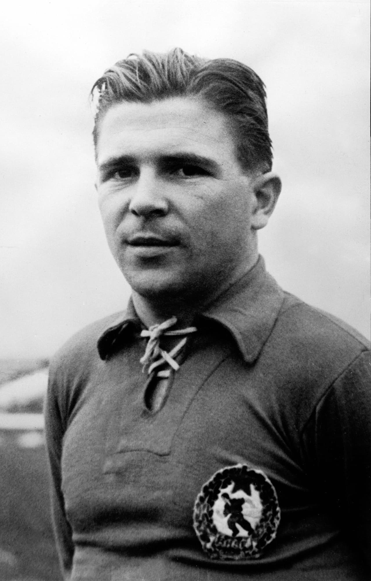 Ferenk Puskas (Hungría) - Ícono del fútbol mundial, recordado por la mas antigua afición del Real Madrid por su gran capacidad de jugar al fútbol y marcar goles.
