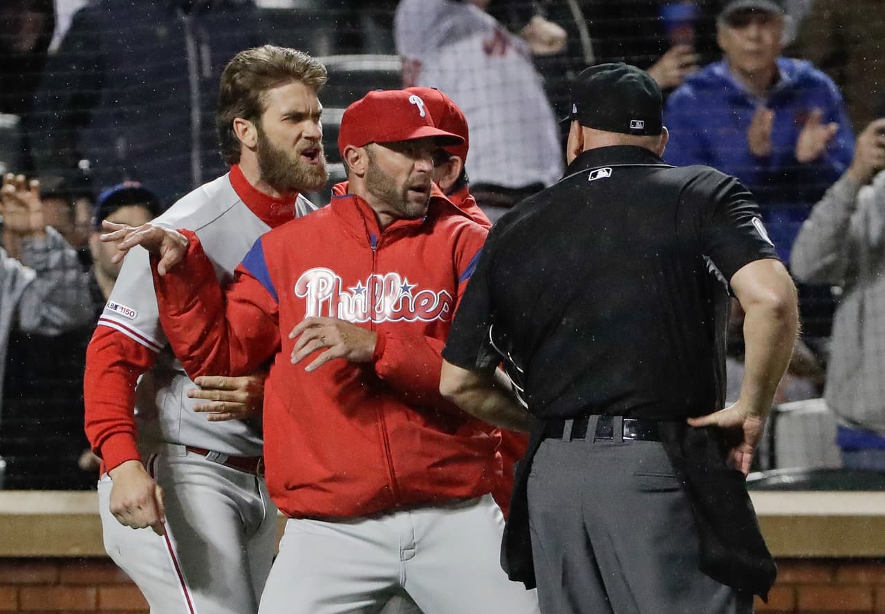 Bryce Harper sufrió su primera expulsión como integrante de los Philadelphia Phillies este lunes en el primer juego de la serie ante los New York Mets en Citi Field.
