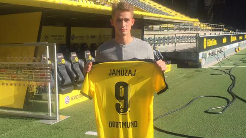El joven Adnan Januzaj llega al Borussia Dortmund cedido por el Manchester United