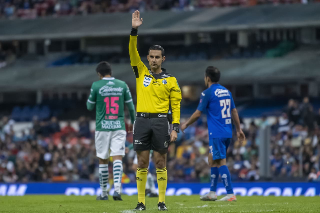 Fuera de lugar bien señalado por César Arturo Ramos.