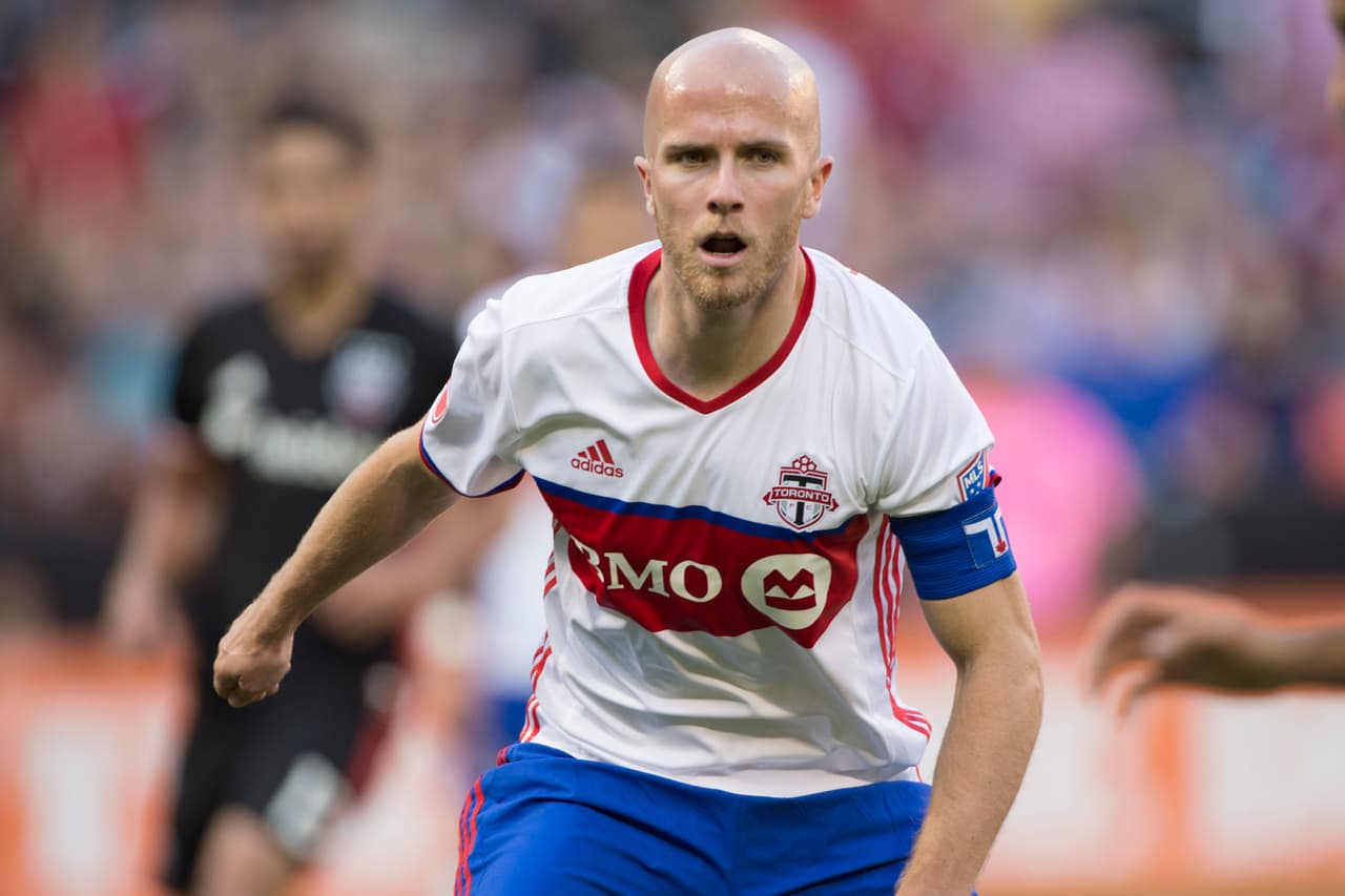 MICHAEL BRADLEY (MED): El capitán de Toronto FC registró el porcentaje más alto de pases completos en la Jornada, con 90%.
