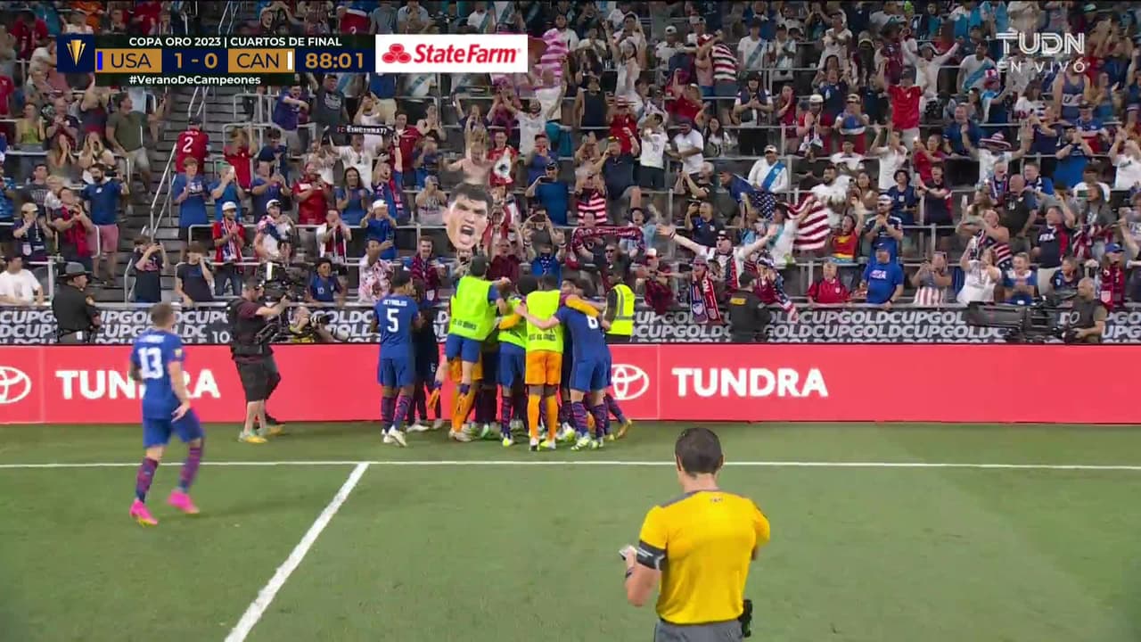 ¡GOL!  anota para Estados Unidos. Brandon Vazquez
