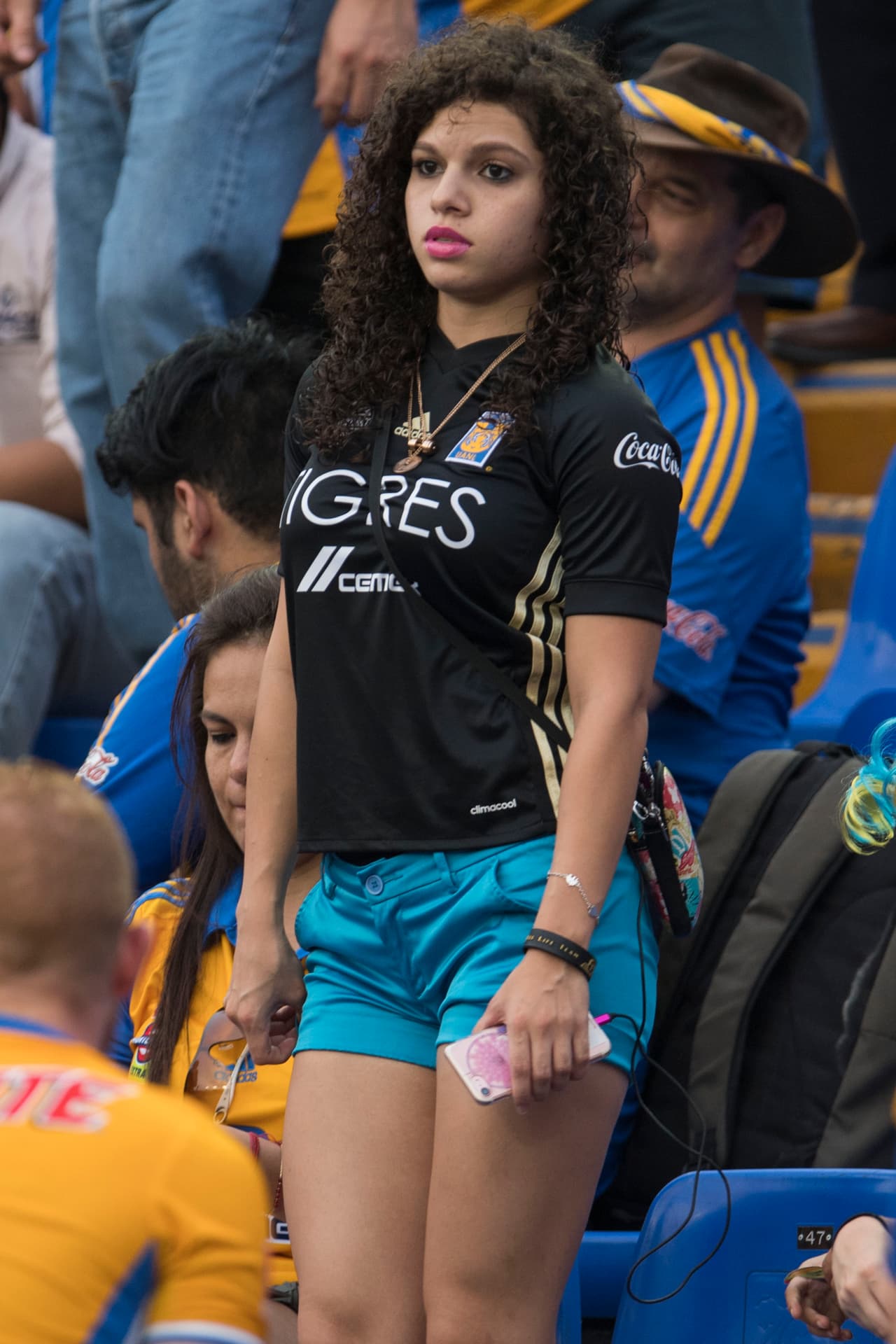 Tigres es el actual campeón del fútbol mexicano y su afición juega un papel fundamental en el éxito del equipo. Siempre leales, siempre creativos para apoyar a los suyos.