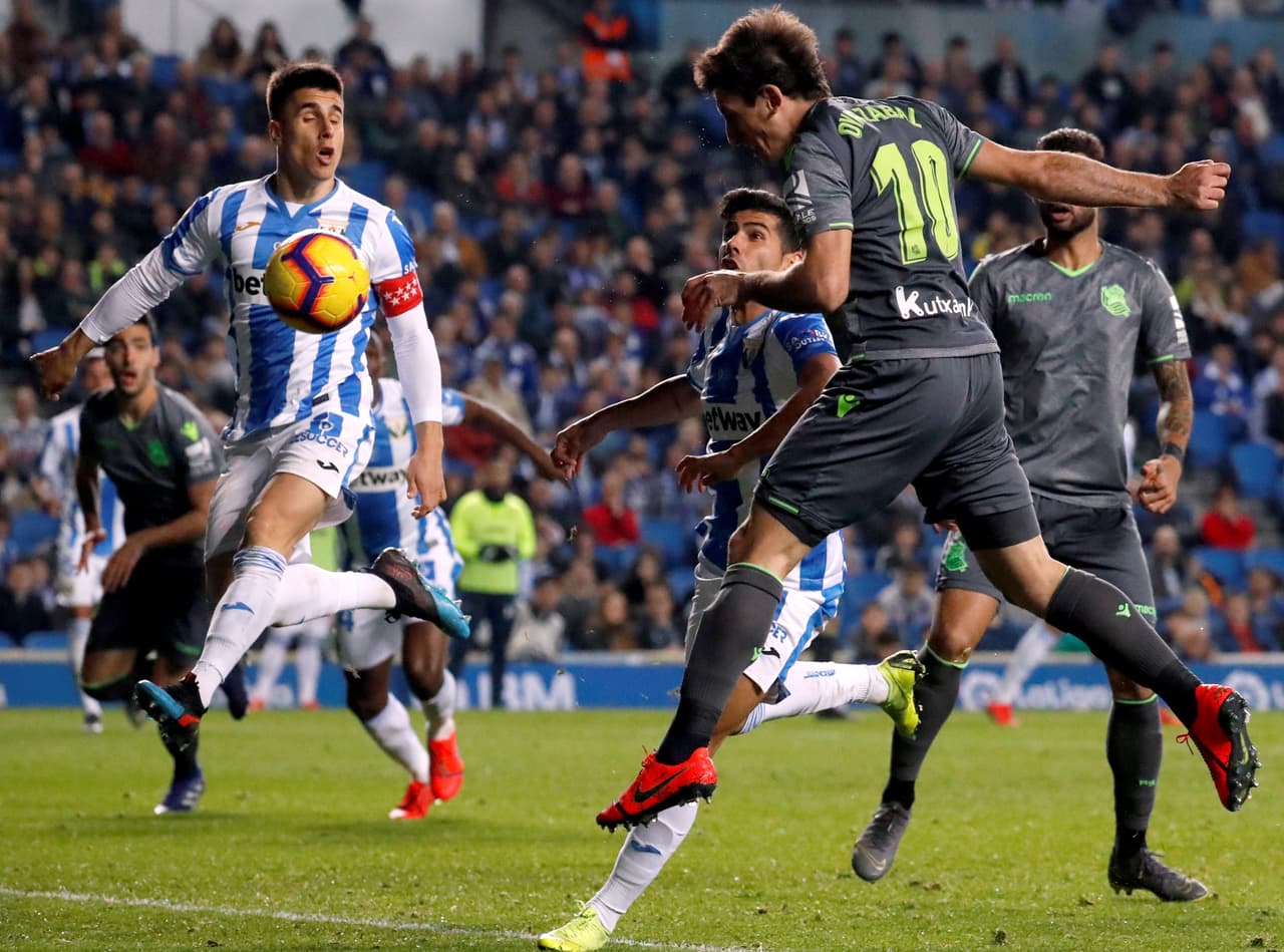 Real Sociedad se impuso 3-0 a Leganés con Héctor Moreno y Diego Reyes de suplentes, respectivamente, en la Jornada 24 de la Liga de España. Con doblete de Mikel Oyarzabal (minutos 50 y 59) y tanto de Willian José ganó el equipo vasco, que quedó de séptimo con 34 puntos.
