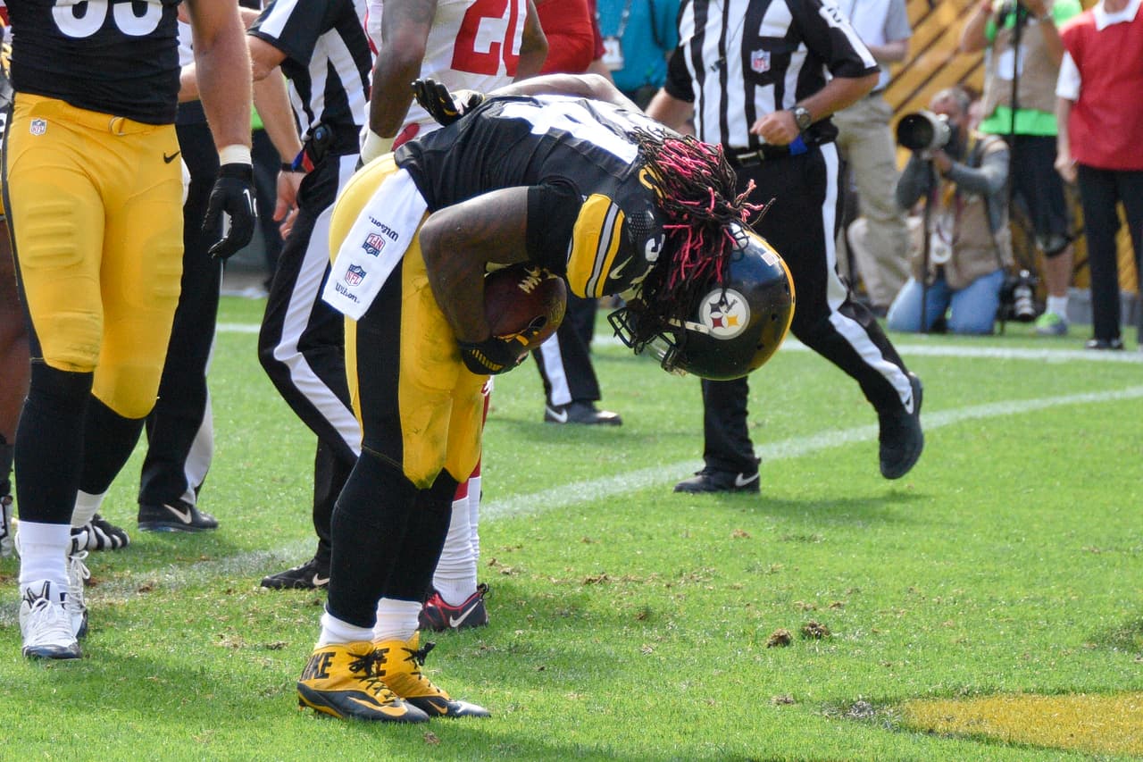 NFL.com/Español te muestra las mejores imágenes del claro triunfo de los Pittsburgh Steelers por 43-18 sobre los San Francisco 49ers en la semana 2 de la NFL.