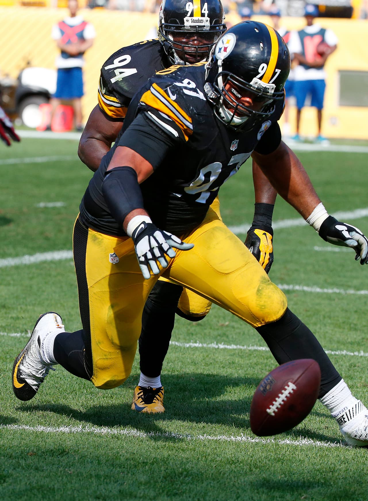 NFL.com/Español te muestra las mejores imágenes del claro triunfo de los Pittsburgh Steelers por 43-18 sobre los San Francisco 49ers en la semana 2 de la NFL.