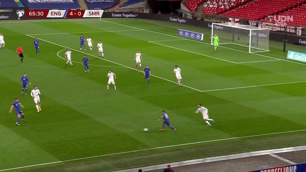 ¡TIRO ATAJADO! disparo por Jude Bellingham.