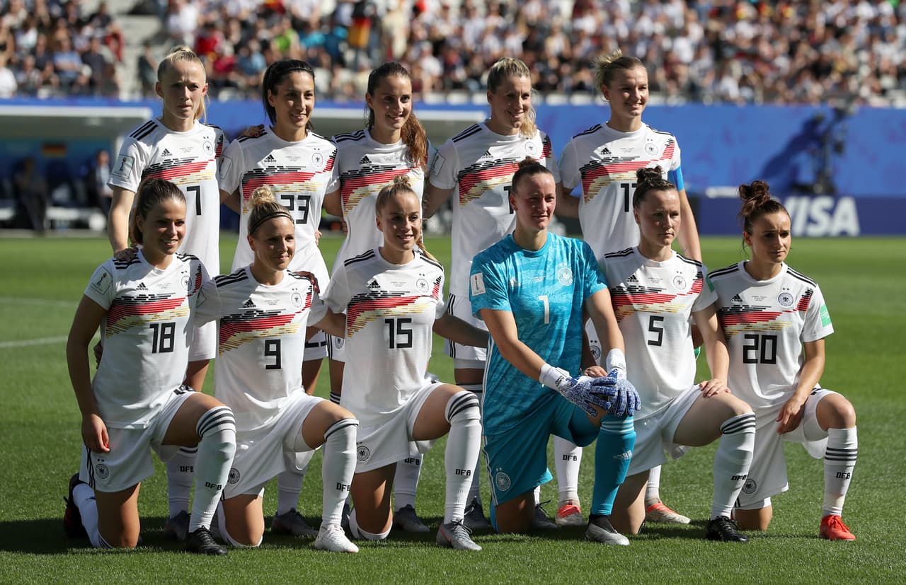 La selección teutona formó este sábado con Schult, Hegering, Schweers, Doorsoun-Khajeh, Magull, Leupolz, Däbritz, Gwinn, Huth, Popp y Schüller.