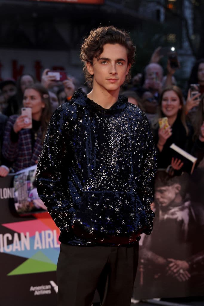 Deadline recientemente reveló que el nuevo Wonka nos presentará varios y nuevos números musicales.
<br>