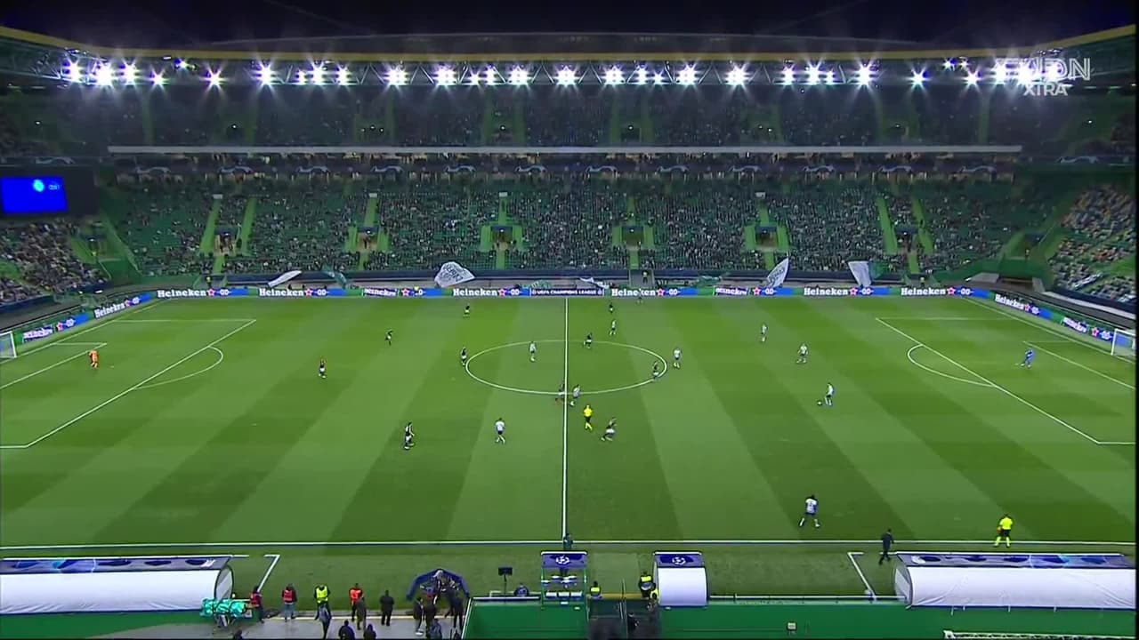 Arranca el partido y la pelota está en juego.