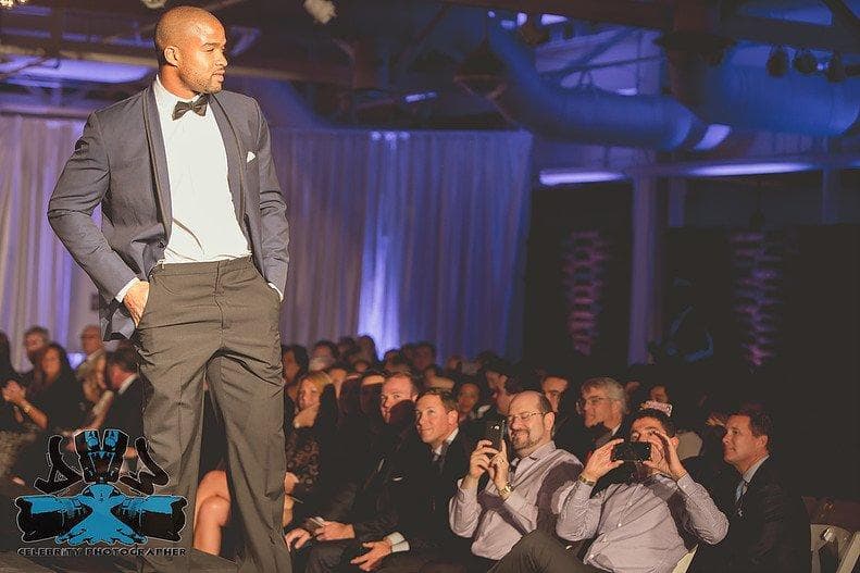 Chris Carter, linebacker.