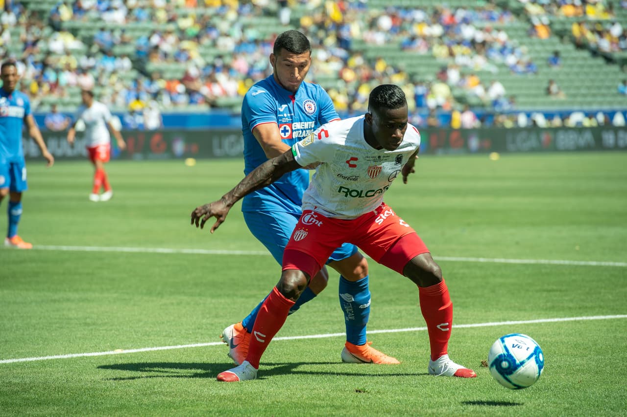 Los de Aguascalientes intentaron remar contra la corriente luego del 3-0 en contra pero no fue nada fácil, el Cruz Azul estaba bien plantado y sabía a lo que jugaba.