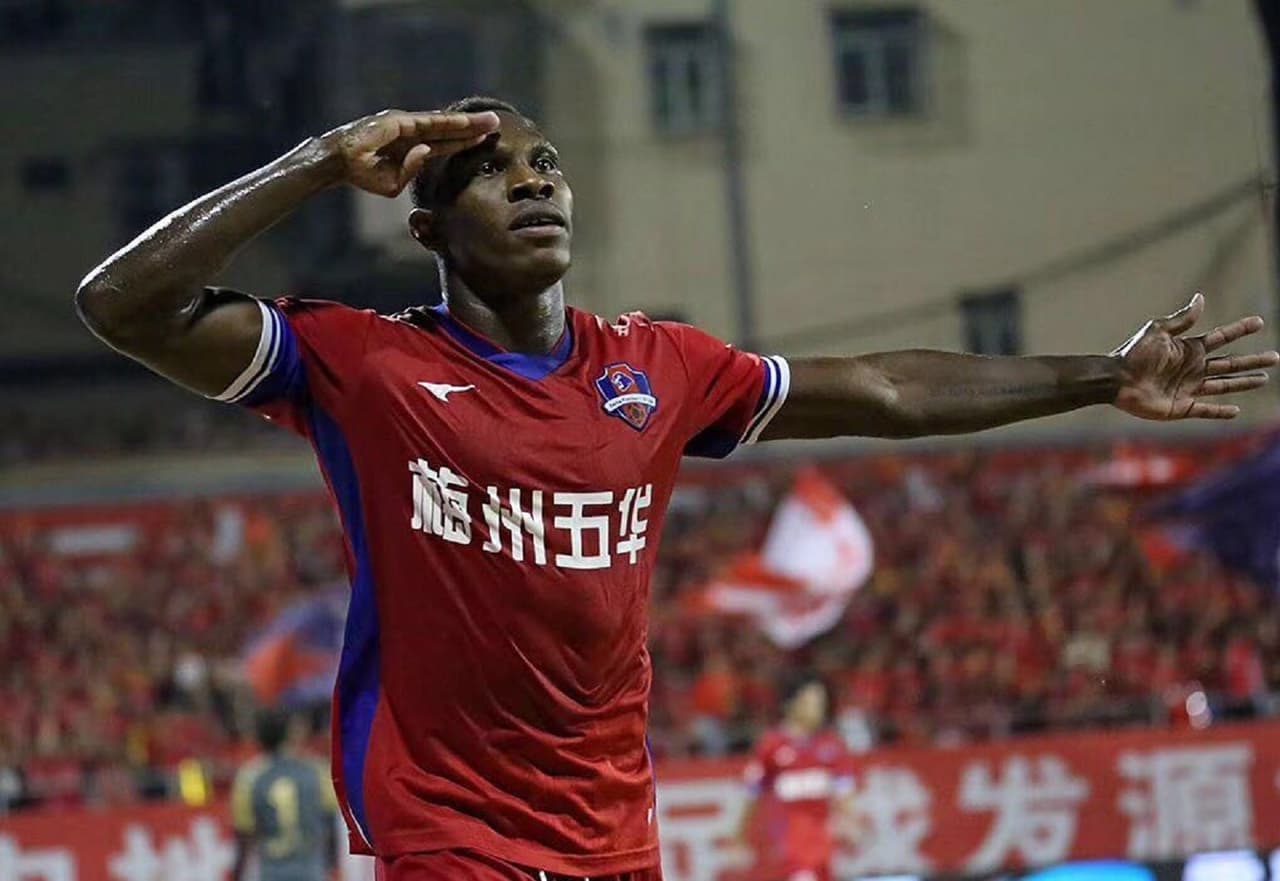 John Mary reforzó al Shenzhen procedente de la segunda división de China por 4 millones de euros. El camerunés tiene 3 goles en 4 partidos con su nuevo equipo.