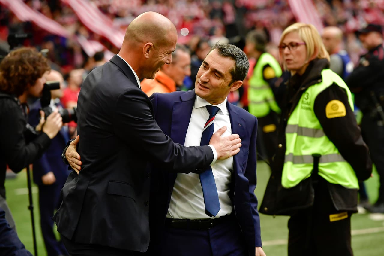 El nuevo reto no se parece en nada a los anteriores. Valverde llega a uno de los clubes más grandes del mundo y con el objetivo de volver a conquistar Europa y la Liga, tras el fracaso de esta temporada con la consecusión única de la Copa del Rey. Tendrá que bajar a Zinedine Zidane y el Real Madrid de esos tronos.