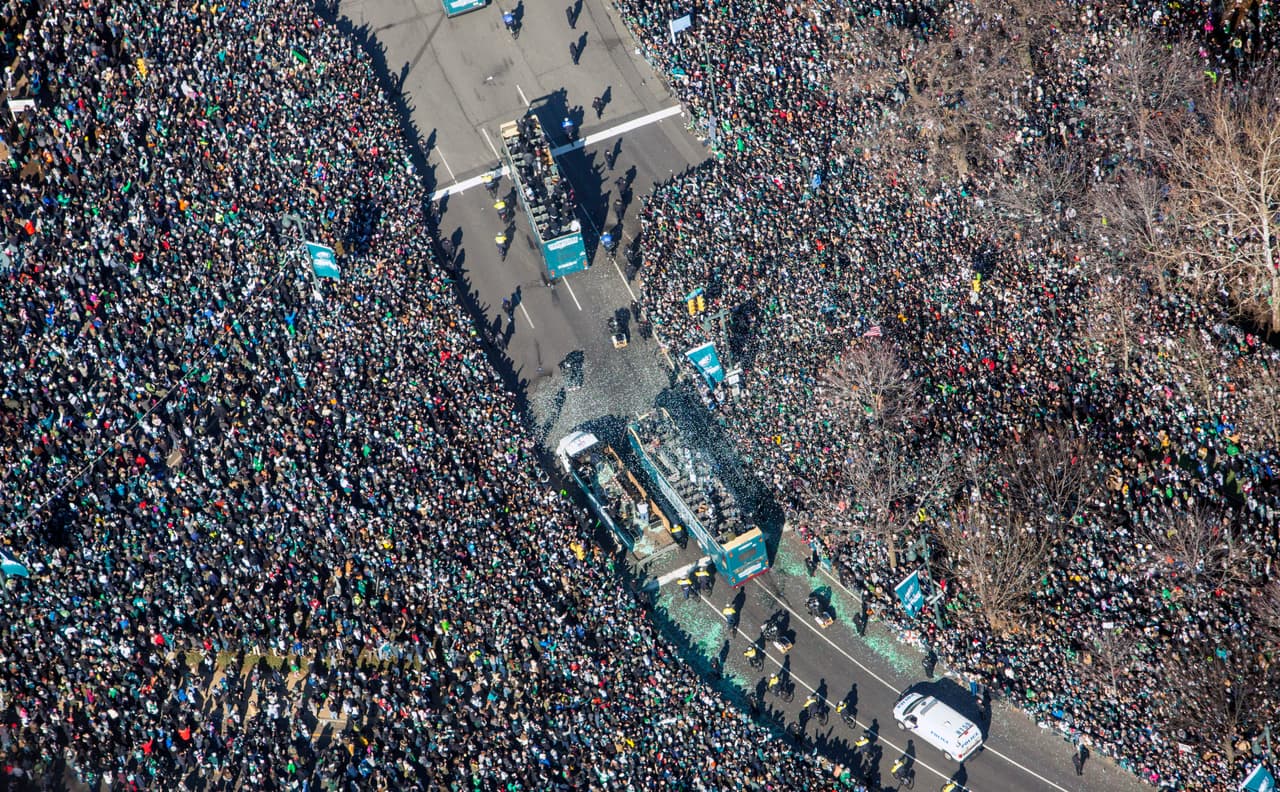 Así se veían las calles de la ciudad desde del aire. Literalmente no cabía nadie más.