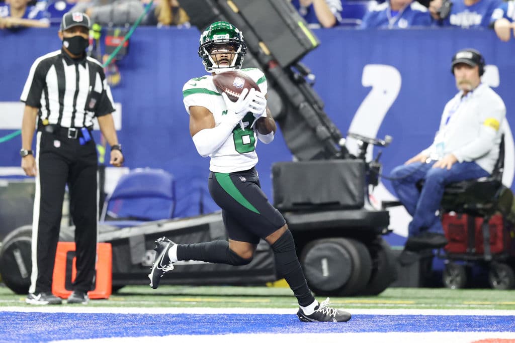 Jonathan Taylor destruye a la defensa de los New York Jets con 172 yardas terrestres y dos TD's en la victoria 30-45 sobre los neoyorkinos.