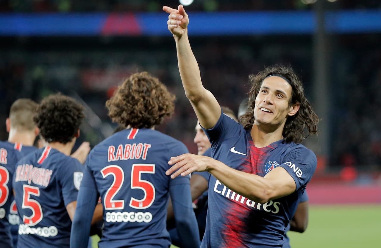 Edinson Cavani marcó al minuto 5 del primer tiempo la igualdad 1-1 para París Saint-Germain.
