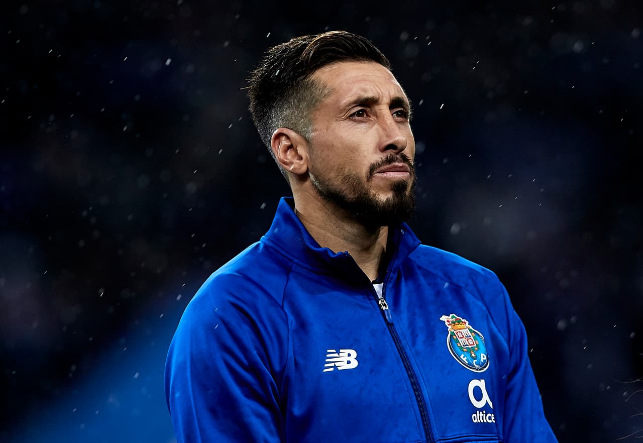 Inter de Milán estaría dispuesto a negociar por Herrera, pero el mexicano pediría cerca de tres millones de euros anuales. Esa sería la barrera.