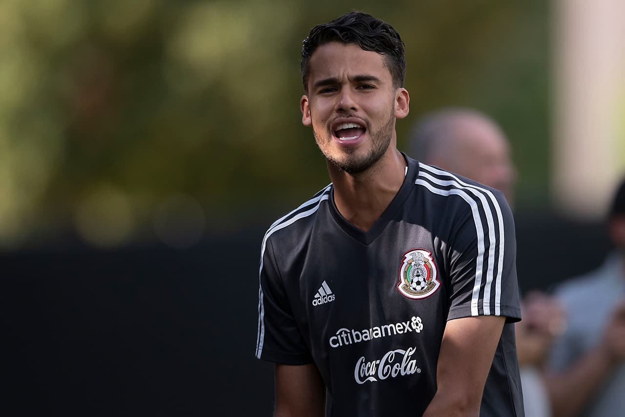 Integrantes y cuerpo técnico de la Selección Mexicana de fútbol no perdieron el tiempo y luego de su llegada a la ciudad de Chicago, se pusieron a entrenar en las instalaciones de la Universidad de Illinois. El entrenador Gerardo 'Tata' Martino dirigió la práctica para iniciar con la preparación en ruta al importante duelo por la Final de la Copa Oro ante Estados Unidos.