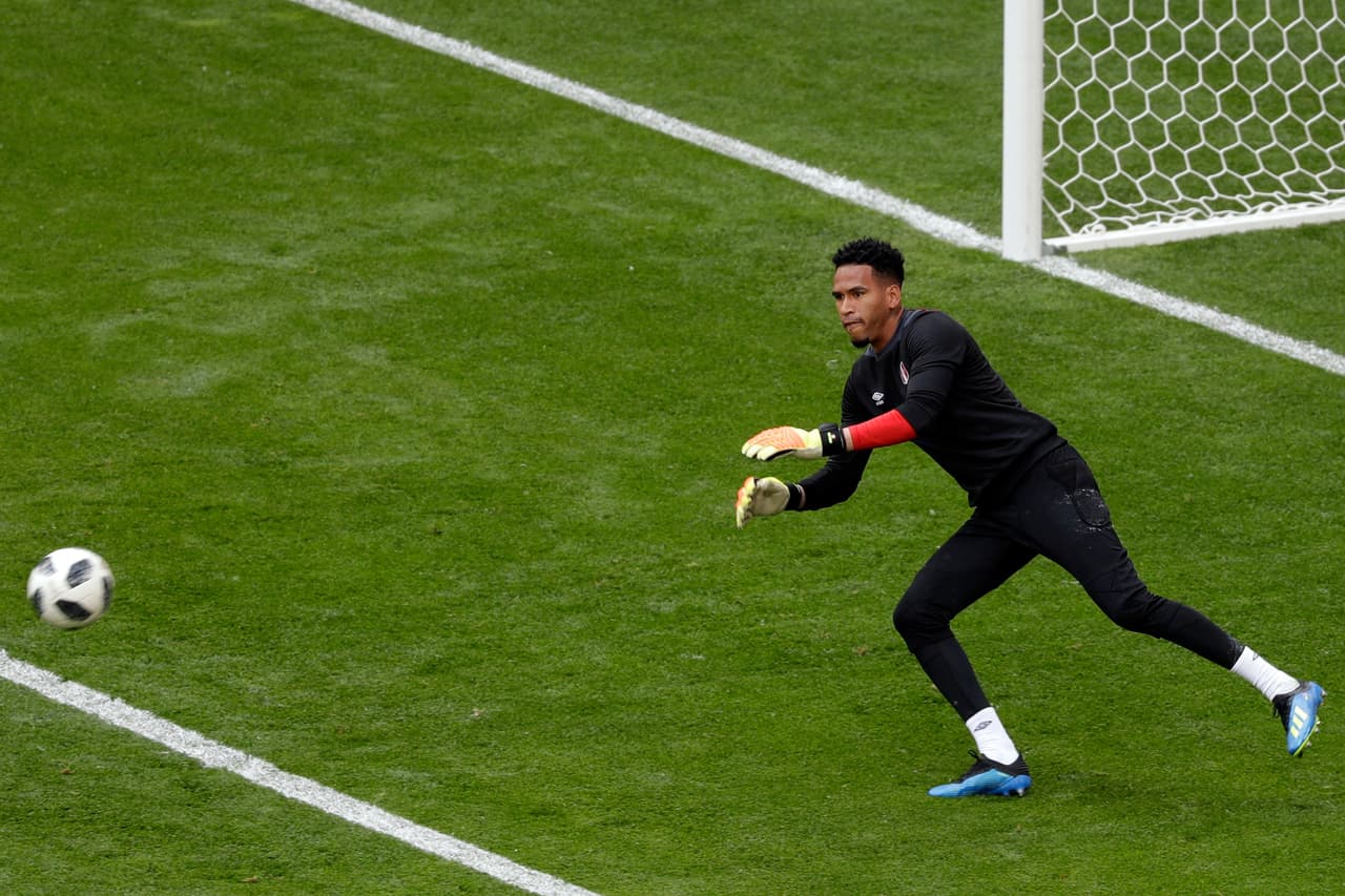 Afinando detalles. A sabiendas de lo que se viene, con un equipo plagado de talento y de recursos para anotar, el arquero Pedro Gallese se alista para cerrarle la puerta en la nariz a los franceses.