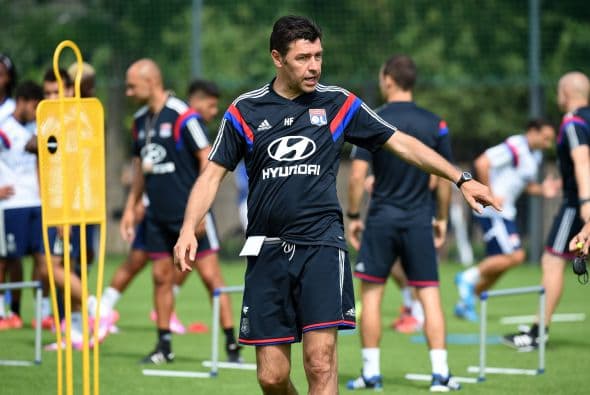 El club ha contratado a un nuevo entrenador, Hubert Fournier, un hombre de la casa, para sustituir a Rémi Garde, que el año pasado solo pudo ser quinto, la peor clasificación del club desde 1998.