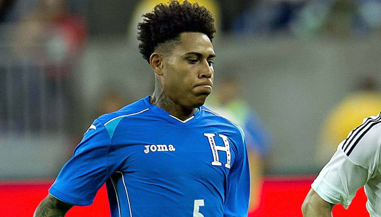 Henry Figueroa: Estuvo perdido en algunos lapsos del juego y para su mala fortuna tuvo que ver en el primer gol de Estados Unidos, ya que primero rechazó mal el balón y luego no despejó el esférico tras el remate de Dempsey pese a que el balón pasó muy cerca de él. Calificación 5